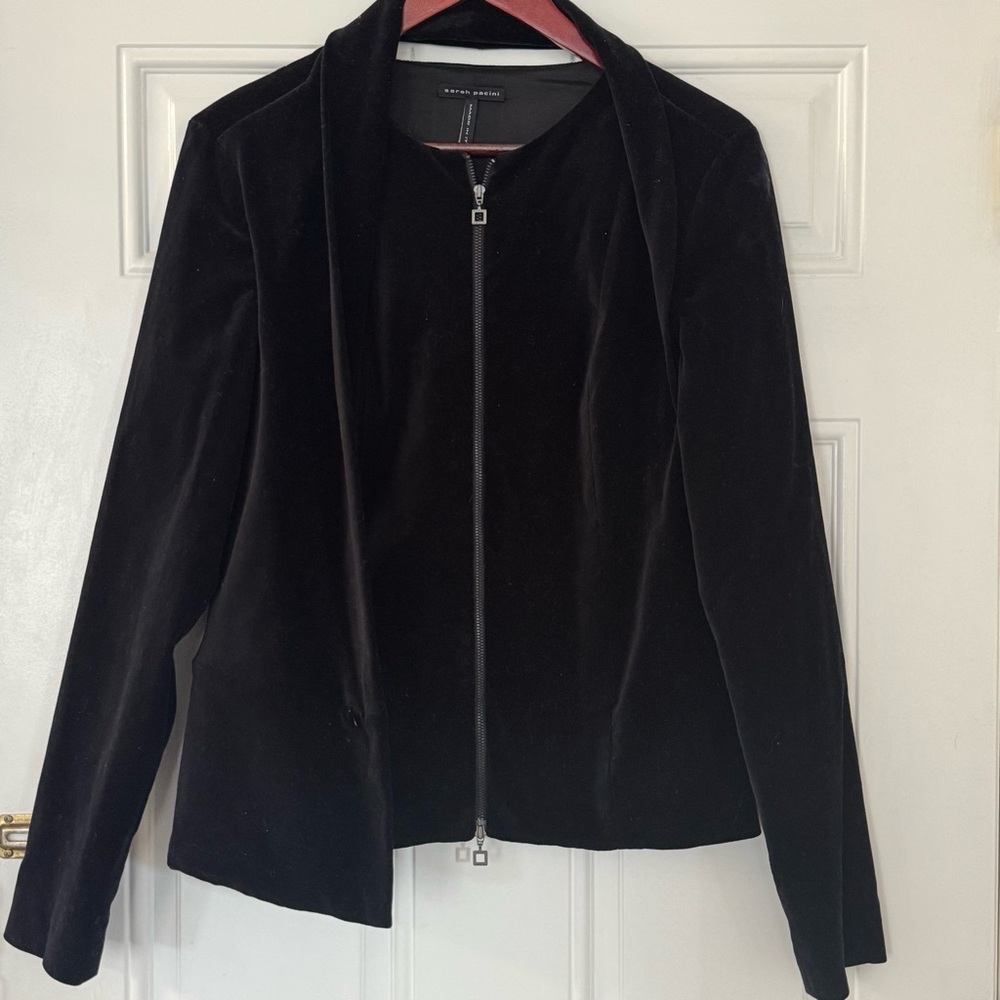 NWT! Sarah Pacini Black Velvet Zip-Front Jacket – Size 1 (S/M)